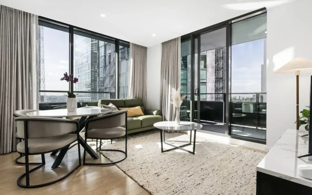 Sleek Southbank 2-bed Apartment With Balcony Views