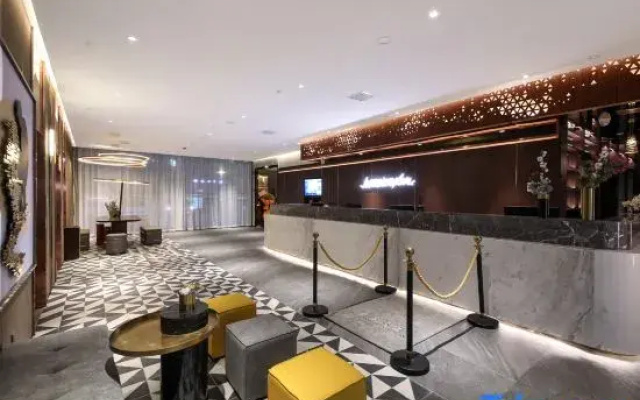 Homeinn Plus Hotel (Wuhan Hankou Railway Station)