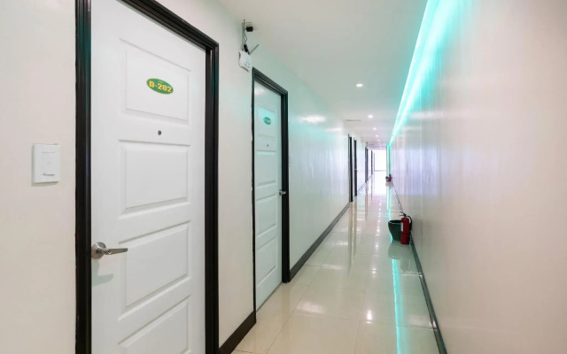 OYO 195 Ranchotel - Biñan (Vaccinated Staff)