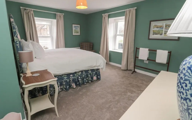 Salmon Cottage
