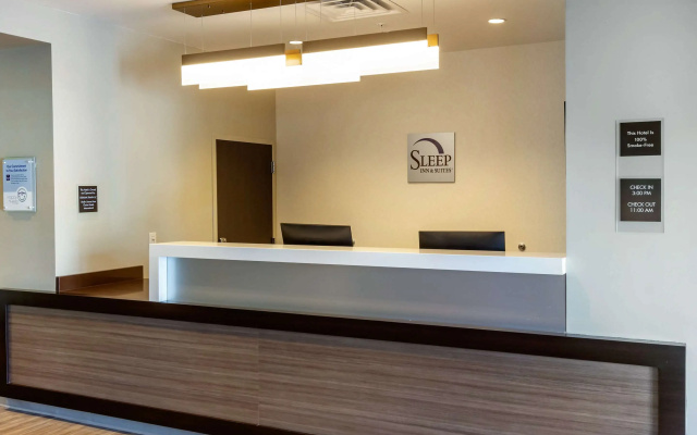 Sleep Inn & Suites Tampa South