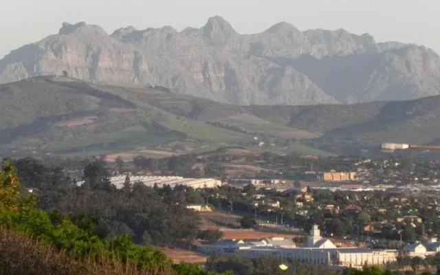 Winelands Lodge