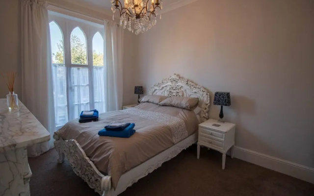 Elegant Georgian 1 Bed Apartment in Herne Bay