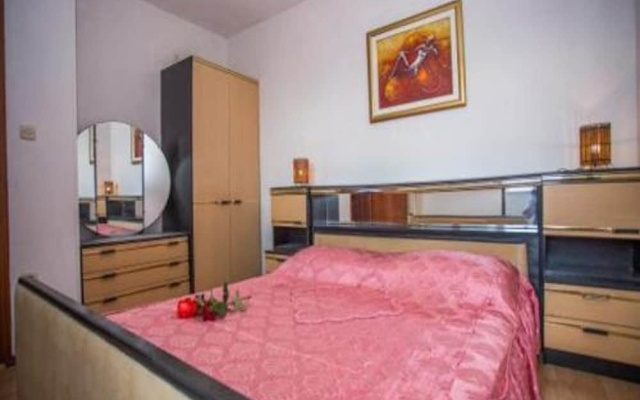 Apartments and Room Anita