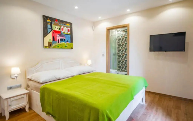 Kiss-Henézi Guest House