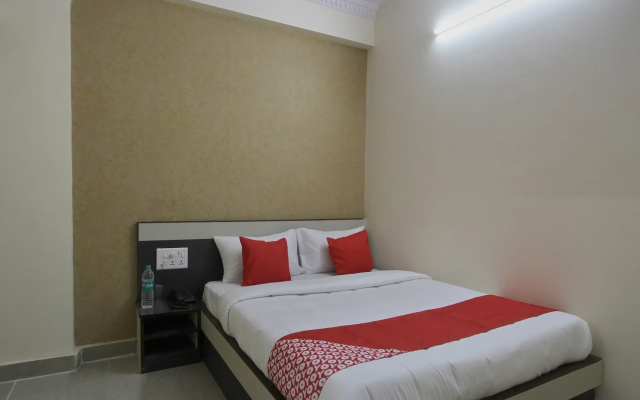 OYO 24259 Hotel Blue Inn