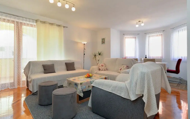Apartment 1807