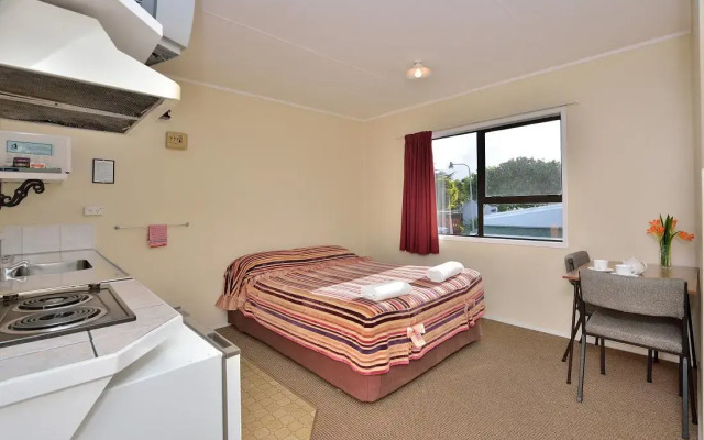 Auckland Northshore Motels & Holiday Park