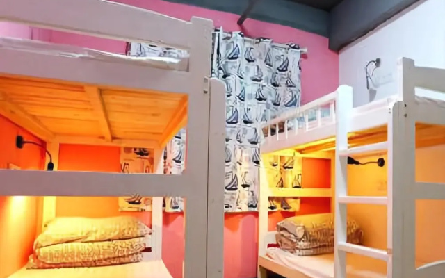 Time Machine International Youth Hostel