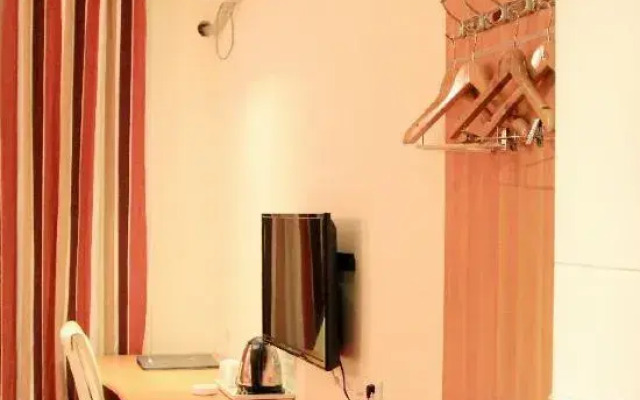 Shankee Express Hotel (Xinyang Railway Station Tianrun Plaza)
