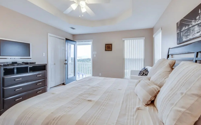 Summer Palace B 2 Bedroom Duplex by RedAwning