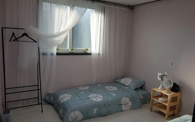 We Home Guesthouse - Hostel