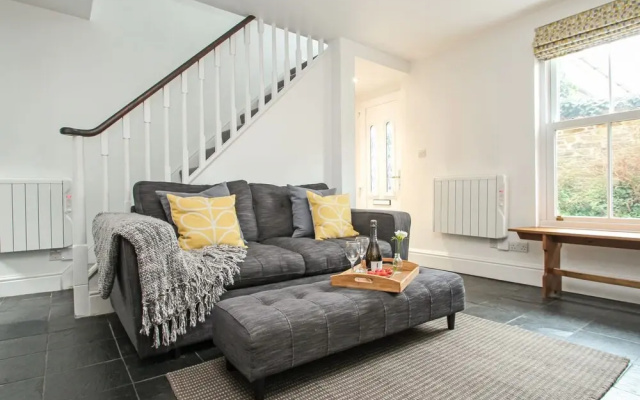 Backlet Cottage