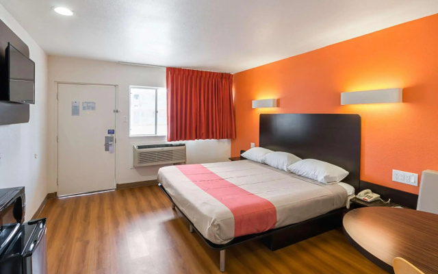 Motel 6 El Paso, TX - Airport - Fort Bliss