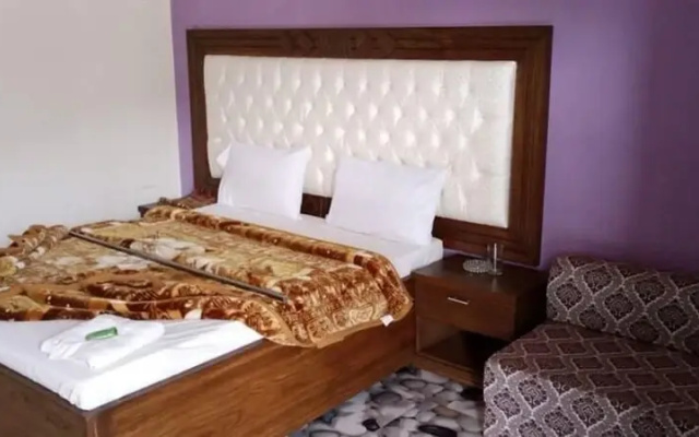 Mezban Hotel & Restaurant