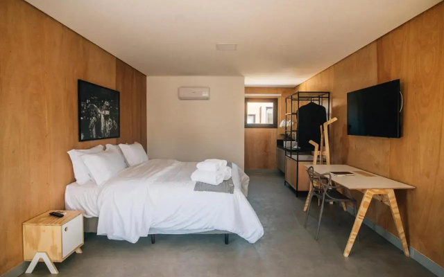 Hotel 1948