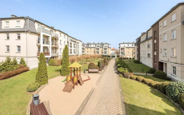 Lion Apartments -Colonial