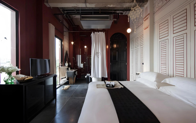 Amdaeng Bangkok Riverside Hotel