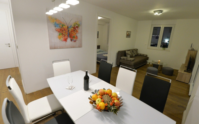 Apartment Nata - free parking A1 Murter, Island Murter