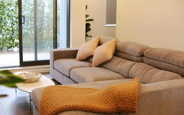 Cheerful 3-Bedroom Townhouse Close To the City
