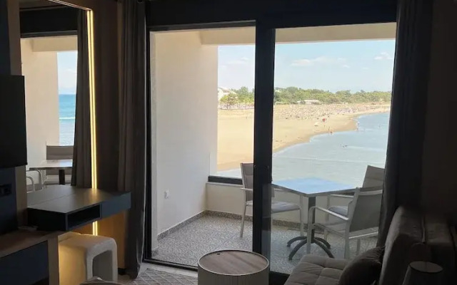 Seastar Apartments