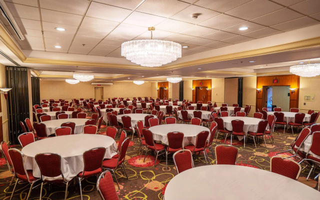 Radisson Hotel Milwaukee West