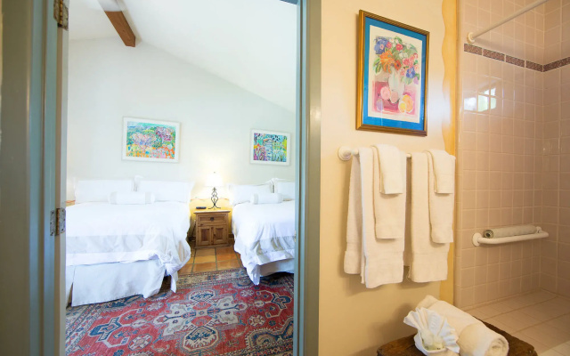 Blue Iguana Inn