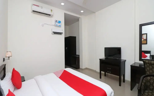 OYO 11878 Hotel De DS Plaza