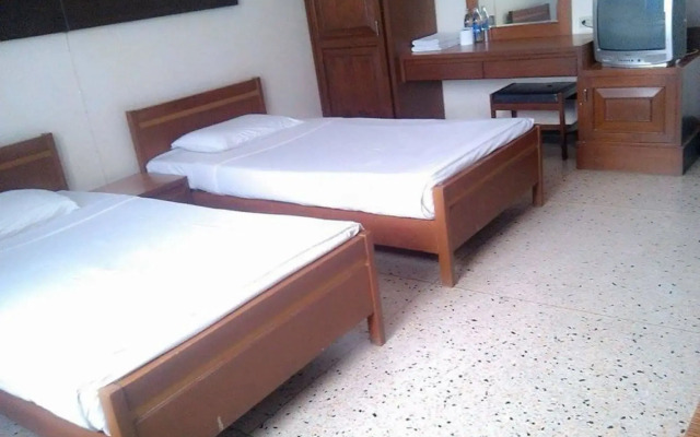 Petch Pailyn Hotel