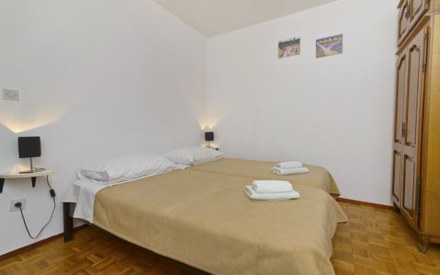 Apartment Ive - with sea view: A2 Tisno, Island Murter