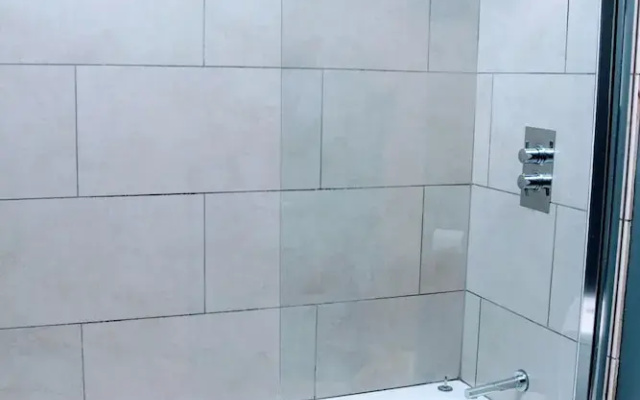 1 Bedroom House With Balcony