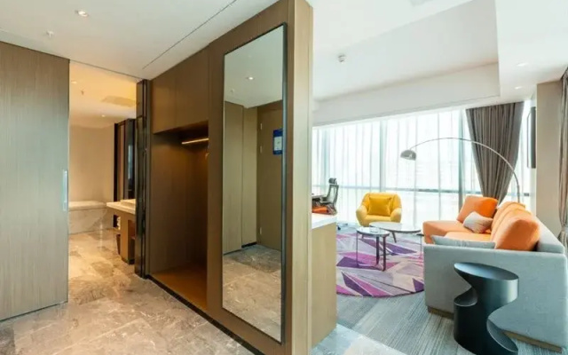 Отель Dongying Plaza Le Peng
