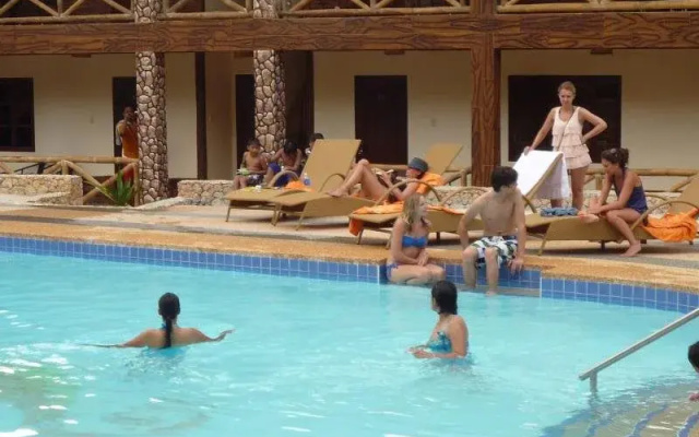 Nataasan Beach Resort and Dive Center