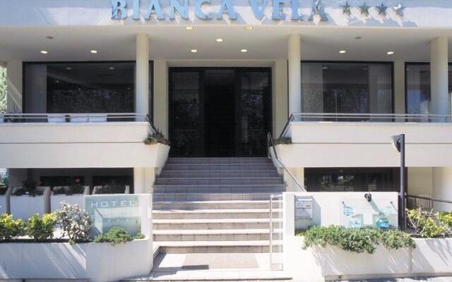 Отель Bianca Vela Италия, Римини - отзывы, цены и фото номеров - забронировать отель Bianca Vela онлайн вид на фасад