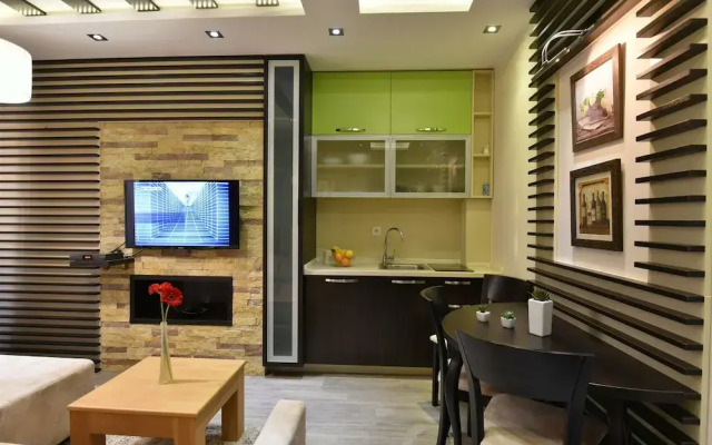 Villa Natural Wood