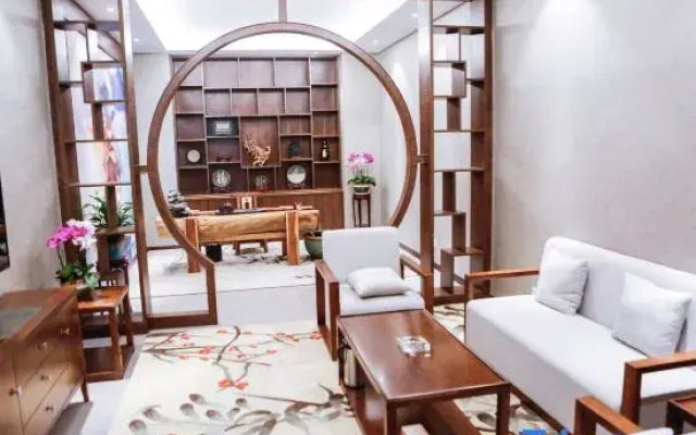 Ruoyu International Hotel (Tai'an High-speed Railway Station)