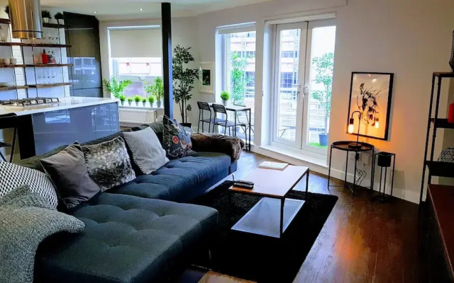 Central City View 3-bed Apartment