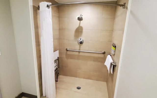 Holiday Inn Express Hotel and Suites Kinston by IHG