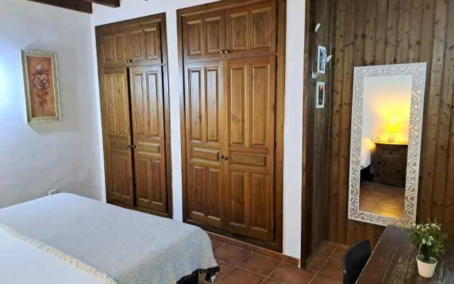 Serranos Apartment