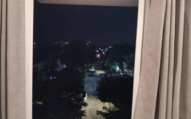Elegant 2king BR Family Apt, wifi,Netflix E11