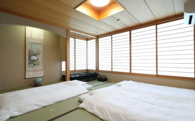 Kamihata Onsen Sawarabi