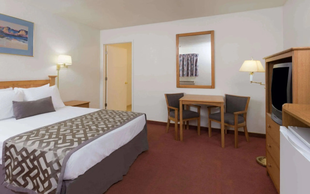Travelodge by Wyndham Cortez