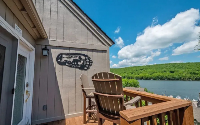 Mountain Ridge Nest