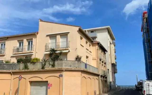 Grand appartement 87m2 à 10 mètres de la plage