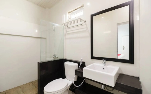 RedDoorz Plus near Palembang Icon Mall 2