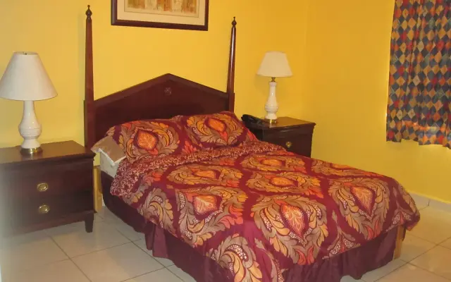 Hotel Ossi Inn