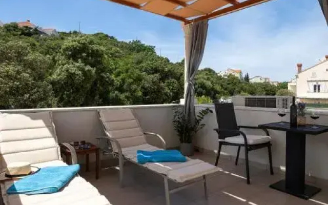 Apartments Sandra Solitudo III