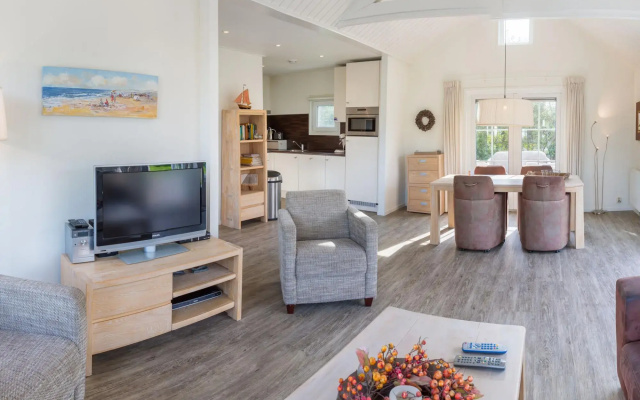 Luxurious, 2 Bathroom Holiday Home, 1,5 km From the Beach