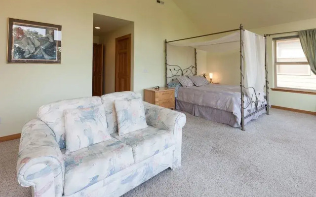 Salmon House 3 Bedroom Home by Redawning