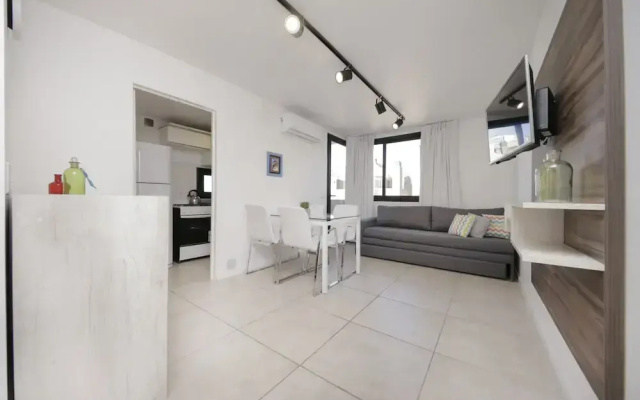 AW6 Derqui Apartment
